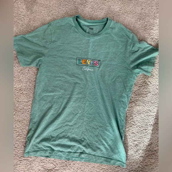 Levi’s tshirt - Picture 1 of 2